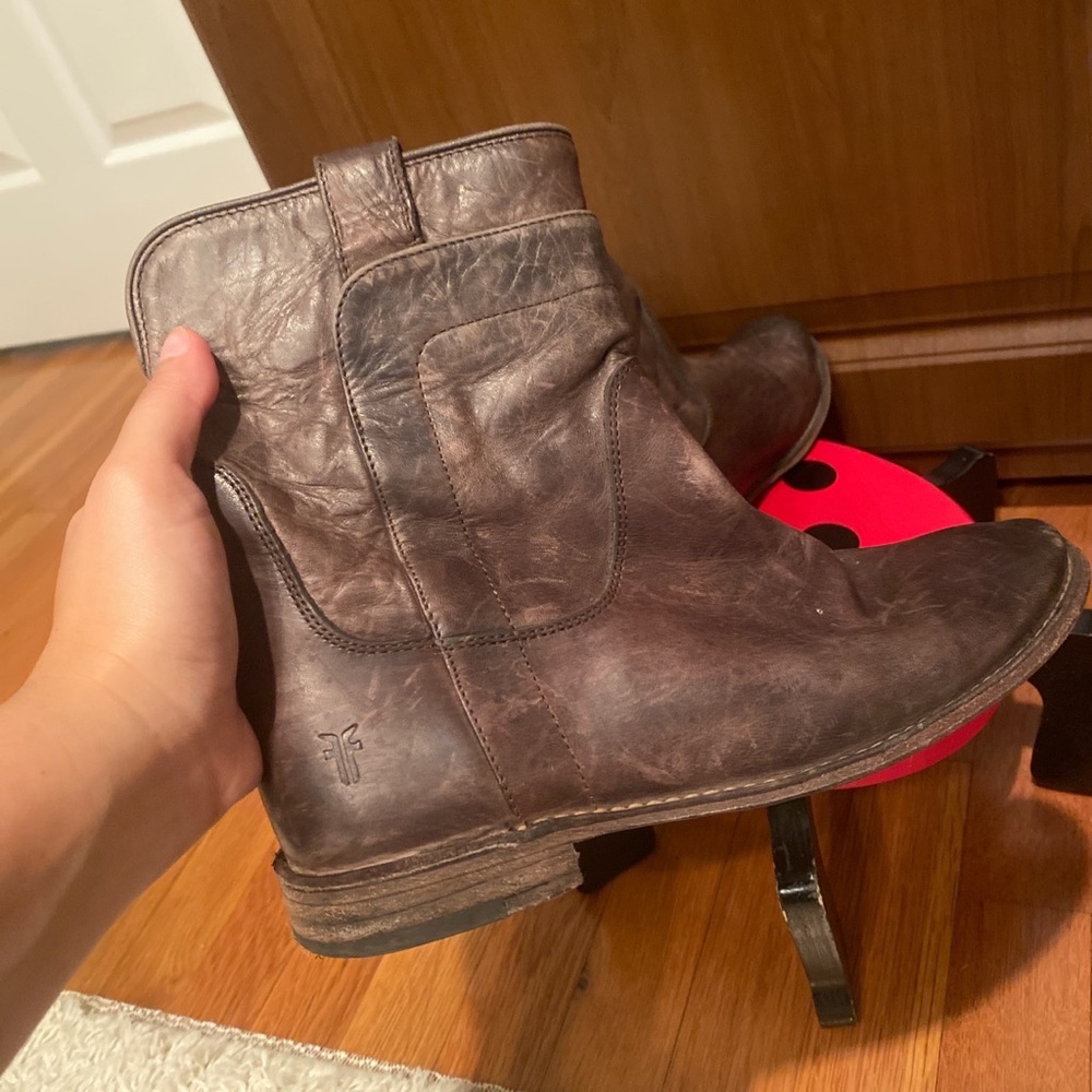 Brown above the ankle Frye Boots!